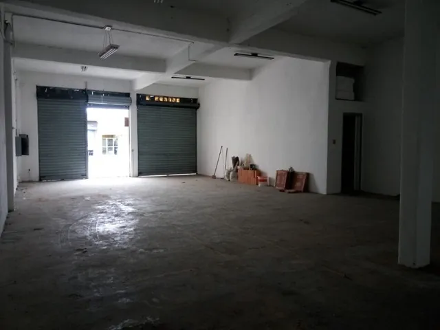 Loja com 300m², para alugar, no bairro Água Rasa em São Paulo