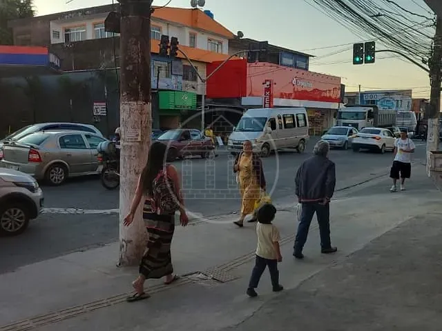Loja com 220m², para alugar, no bairro Parque Brasil em São Paulo