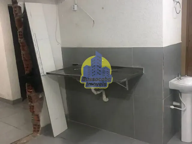 Loja com 300m², para alugar, no bairro Vila Santa Terezinha em Carapicuíba