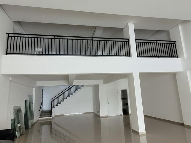 Loja para alugar, no bairro Vila Galvão em Guarulhos