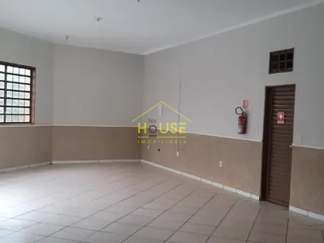 Loja com 222m², para alugar, no bairro Pozzobon em Votuporanga