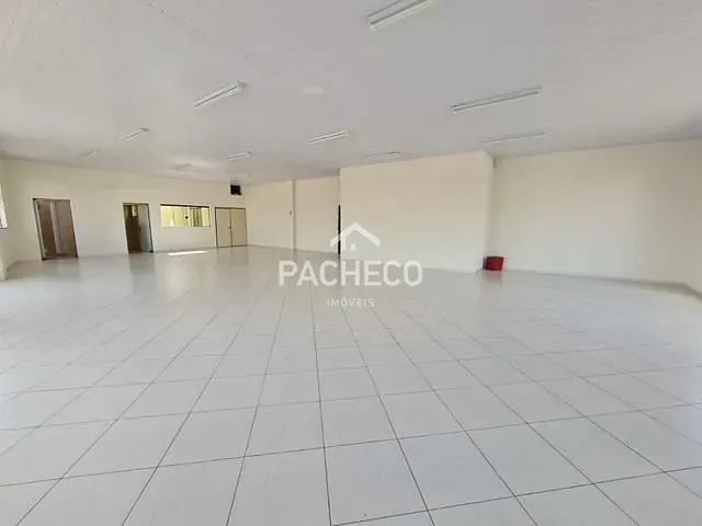 Loja com 260m², para alugar, no bairro Candido Bertine em Santa Bárbara d'Oeste