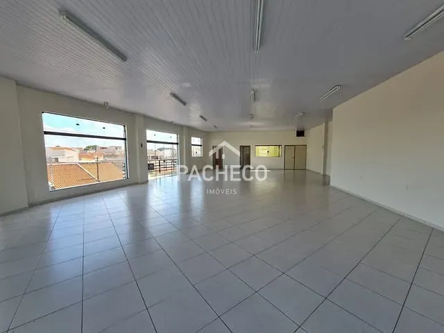Loja com 260m², para alugar, no bairro Candido Bertine em Santa Bárbara d'Oeste