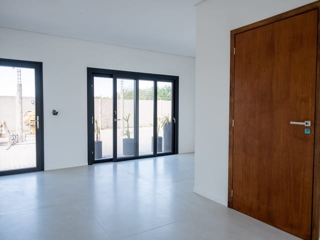 Foto do Loja - Loja comercial disponível para aluguel em São Gonçalo, Pelotas RS, com excelente localização e estrutura para seu negócio. | UP Imóveis