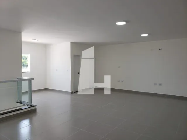 Loja com 268m², para alugar, no bairro Vila Galvão em Guarulhos