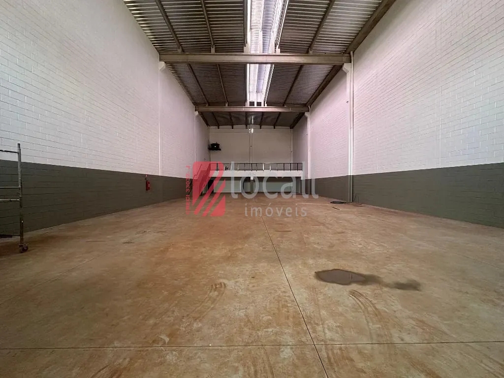 Loja / Salão / Ponto Comercial  para aluguel, 680m² — foto 2 de 12