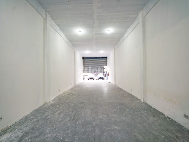 Loja com 123m², para alugar, no bairro Guaturinho em Cajamar
