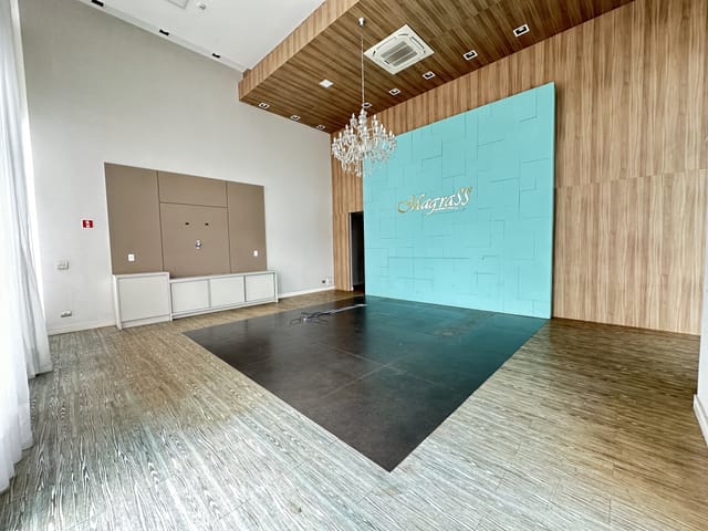 Foto do Loja - Salão comercial Palhano Business para Locação, Gleba Fazenda Palhano, Avenida Ayrton Senna da Silva, PR | Grupo Mitral Imóveis