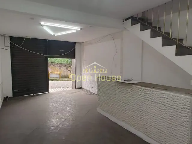Loja com 32m², para alugar, no bairro Centro em Barra Mansa
