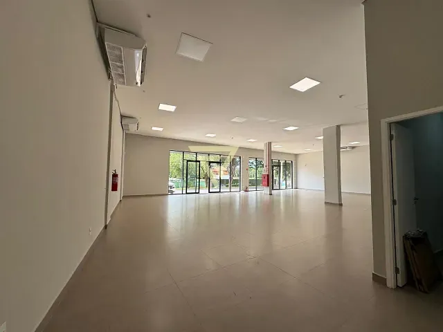 Loja com 130m², para alugar, no bairro Jardim Sumaré em Ribeirão Preto