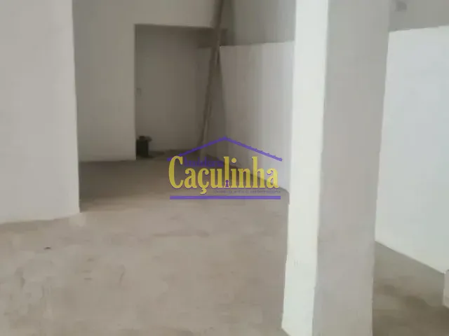 Loja com 920m², à venda ou para alugar, no bairro Centro em Barra do Piraí