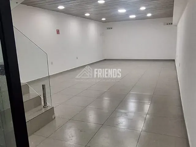 Loja com 200m², para alugar, no bairro Vila Bertioga em São Paulo