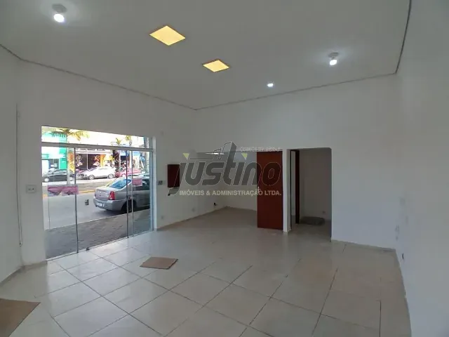 Loja com 44m², para alugar, no bairro Centro em Itanhaém