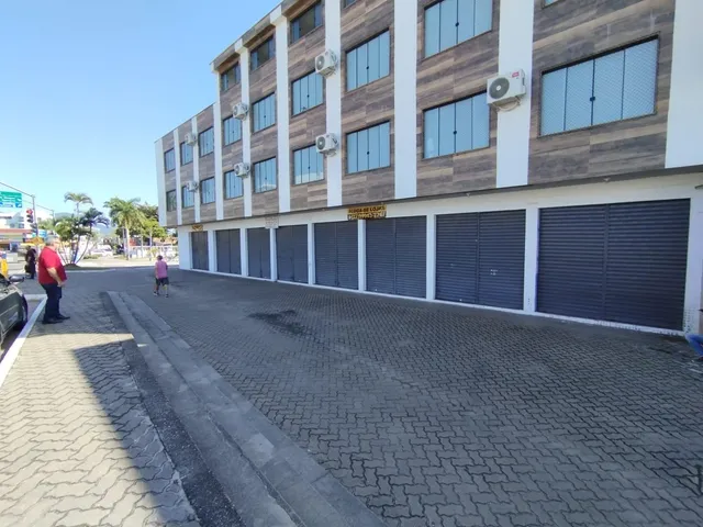 Loja para alugar, no bairro Balneário Remanso em Rio das Ostras