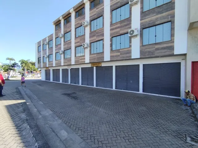 Loja para alugar, no bairro Balneário Remanso em Rio das Ostras