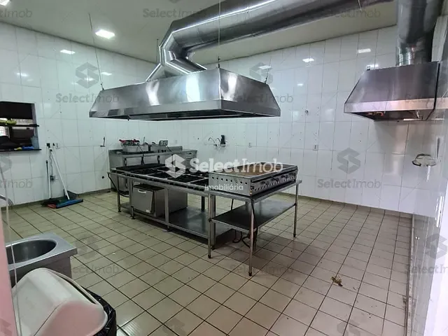 Loja com 220m², para alugar, no bairro Jardim Itapark em Mauá