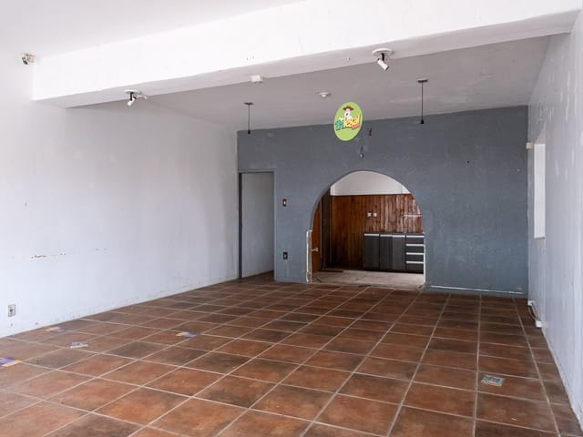 Loja com 281m², para alugar, no bairro Laranjal em Pelotas