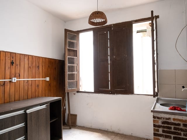 Loja com 281m², para alugar, no bairro Laranjal em Pelotas