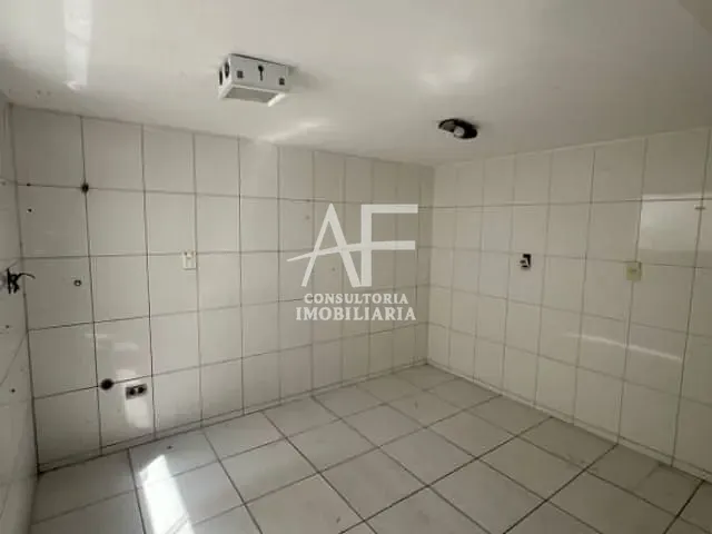 Loja com 500m², para alugar, no bairro Jardim das Nações em Taubaté