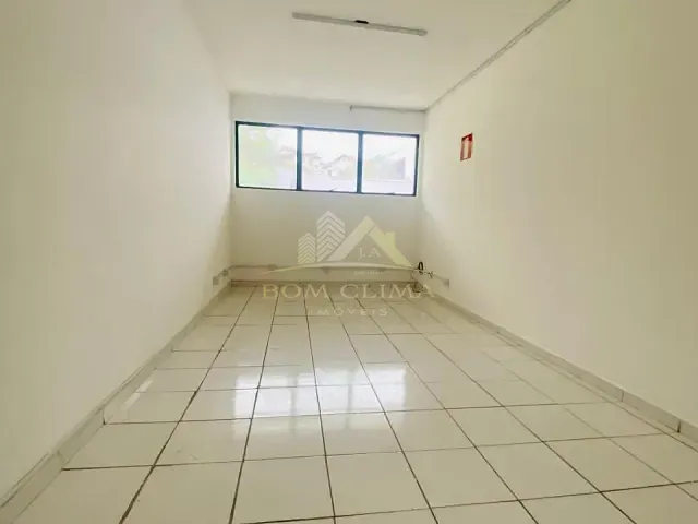 Loja para alugar, no bairro Quintas das Avenidas em Juiz de Fora