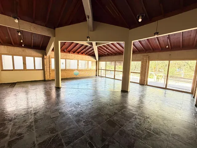 Loja com 450m², para alugar, no bairro Vivendas em São José do Rio Preto