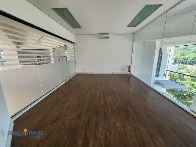 Loja para alugar, no bairro Saco Grande em Florianópolis