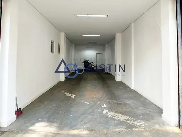 Loja com 820m², para alugar, no bairro Vila Romana em São Paulo