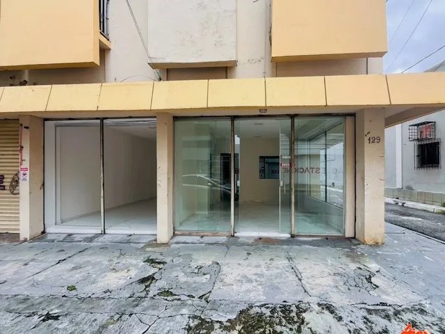 Loja para alugar, no bairro Campina em Belém