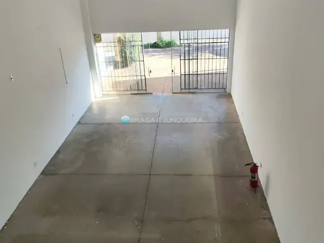 Loja com 180m², para alugar, no bairro Parque Residencial Lauriano Tebar II em São José do Rio Preto