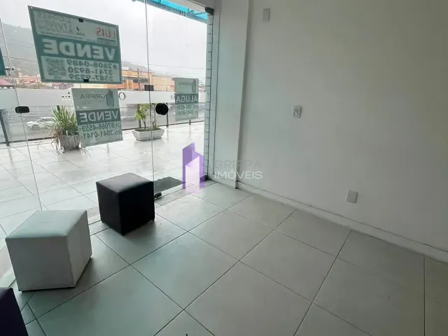 Loja com 50m², à venda ou para alugar, no bairro Itaipu em Niterói