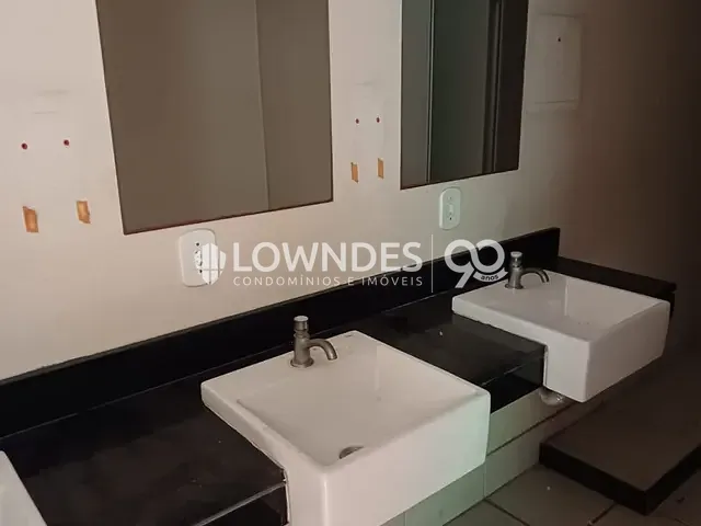 Loja com 1500m², para alugar, no bairro Riachuelo em Rio de Janeiro