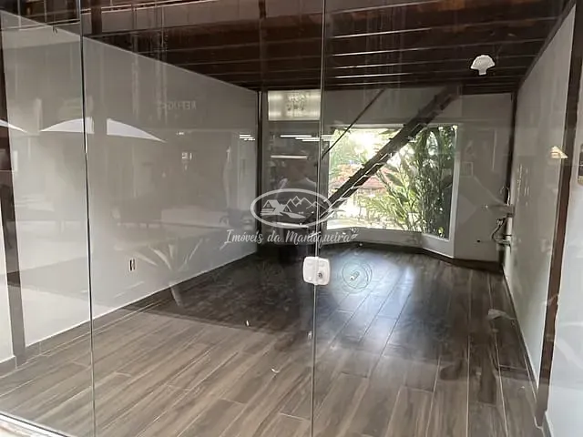 Loja com 18m², para alugar, no bairro Penedo (Penedo) em Itatiaia
