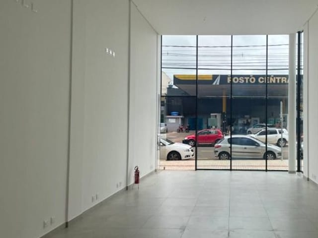 Loja para alugar, no bairro Centro em Cambé