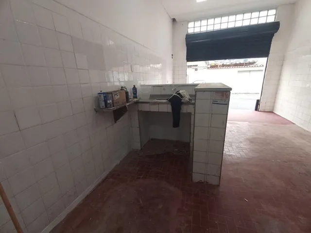Loja com 300m², para alugar, no bairro Parque Sevilha em São Paulo
