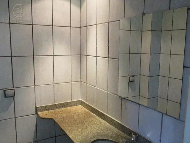 Loja com 552m², para alugar, no bairro Centro em Londrina
