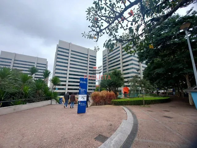 Prédio para alugar, no bairro Vila Guarani (Z Sul) em São Paulo