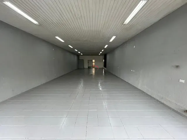 Loja com 320m², à venda, no bairro Centro em Londrina