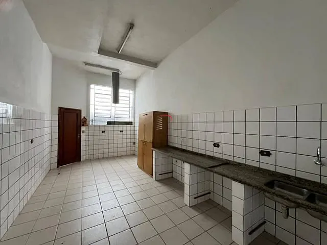 Loja com 320m², à venda, no bairro Centro em Londrina