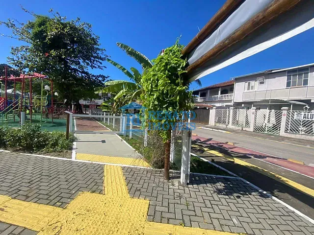 Loja para alugar, no bairro Araçatiba em Maricá