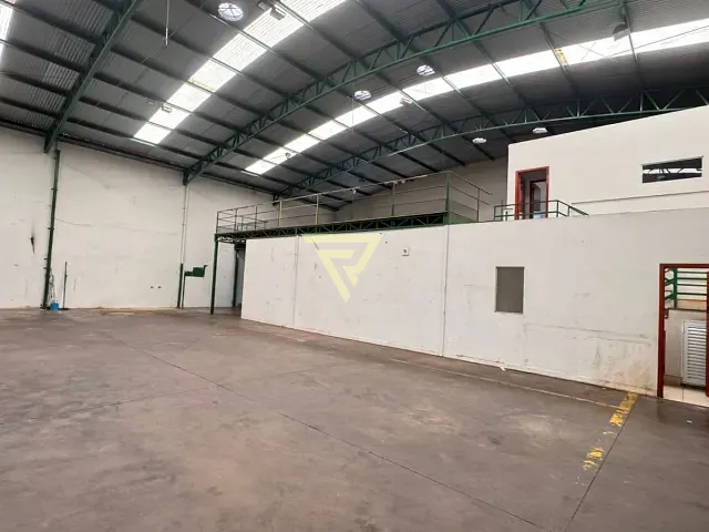 Loja com 341m², para alugar, no bairro Independência em Ribeirão Preto