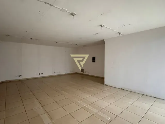 Loja com 341m², para alugar, no bairro Independência em Ribeirão Preto