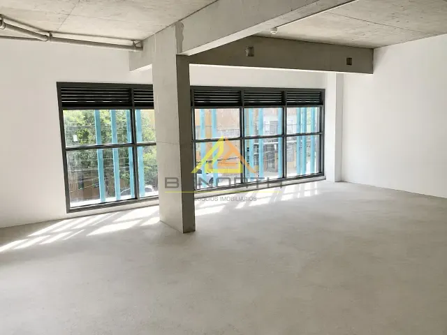 Loja para alugar, no bairro Moema em São Paulo
