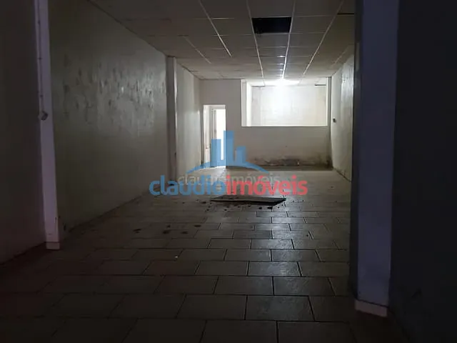 Loja com 138m², para alugar, no bairro Centro em Barra Mansa