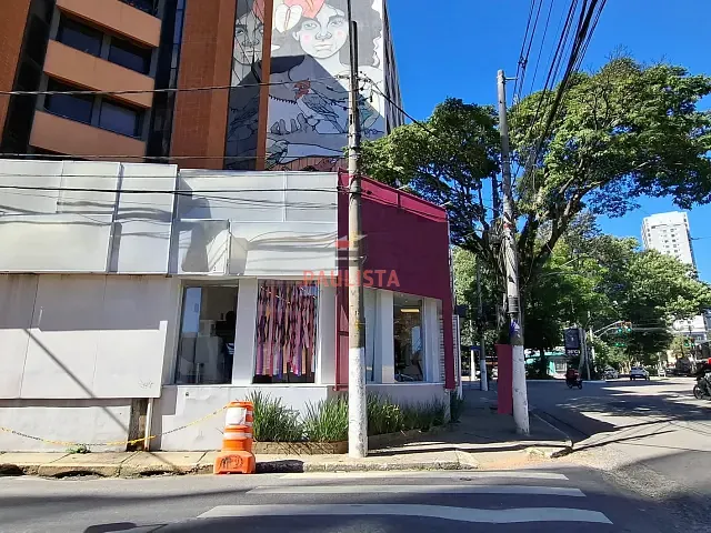 Loja com 251m², para alugar, no bairro Pinheiros em São Paulo