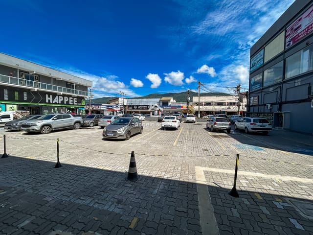 Loja com 30m², para alugar, no bairro Barroco (Itaipuaçu) em Maricá