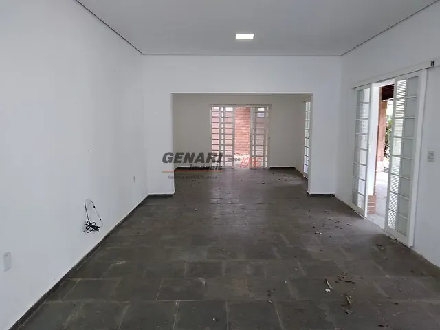 Chácara com 900m², para alugar, no bairro Vila Inglesa em Indaiatuba