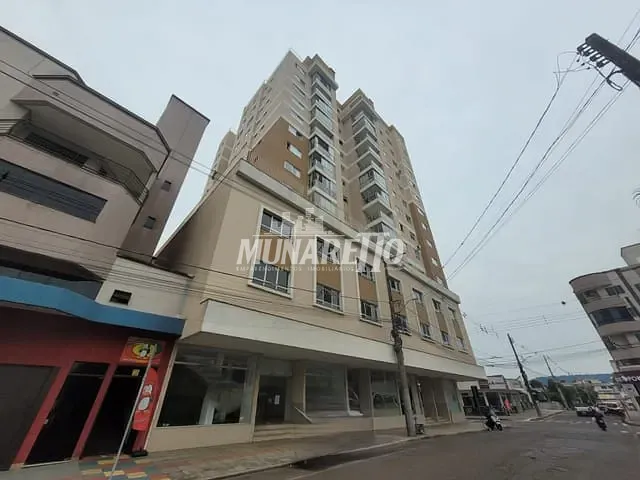 Loja com 548m², para alugar, no bairro Centro em Concórdia