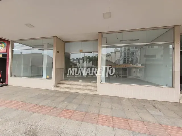 Loja com 548m², para alugar, no bairro Centro em Concórdia