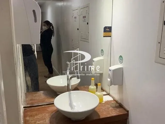 Loja com 493m², à venda, no bairro Itaipu em Niterói