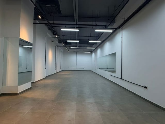 Loja com 125m², para alugar, no bairro Sítio Tamboré Alphaville em Barueri
